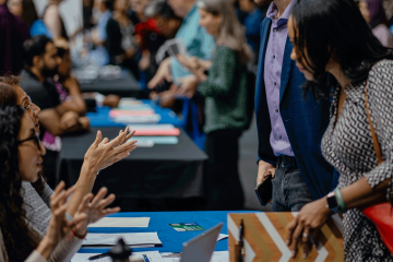 Mercado laboral de EE. UU. registra 119 000 nuevos empleos en septiembre mientras el desempleo sube a 4