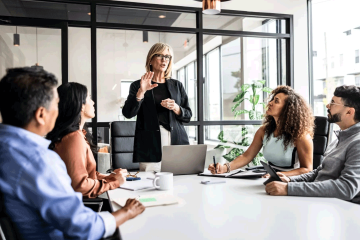 Estrategias de liderazgo para enfrentar la sobrecarga analisis global de las recomendaciones de HBR