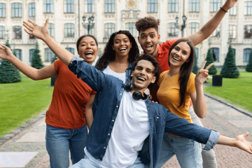 Reformas universitarias en Reino Unido podrian afectar a estudiantes vulnerables y debilitar la oferta academica