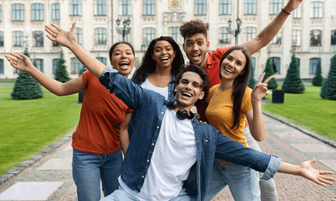 Reformas universitarias en Reino Unido podrian afectar a estudiantes vulnerables y debilitar la oferta academica