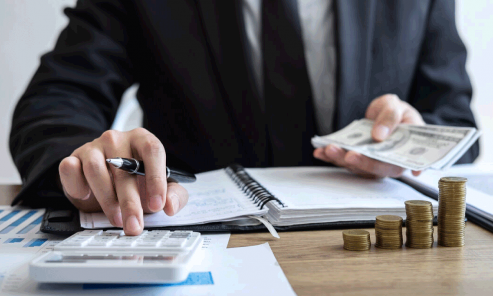 El rol estrategico del contador en la competitividad empresarial peruana y la creciente demanda global por formación tecnica flexible