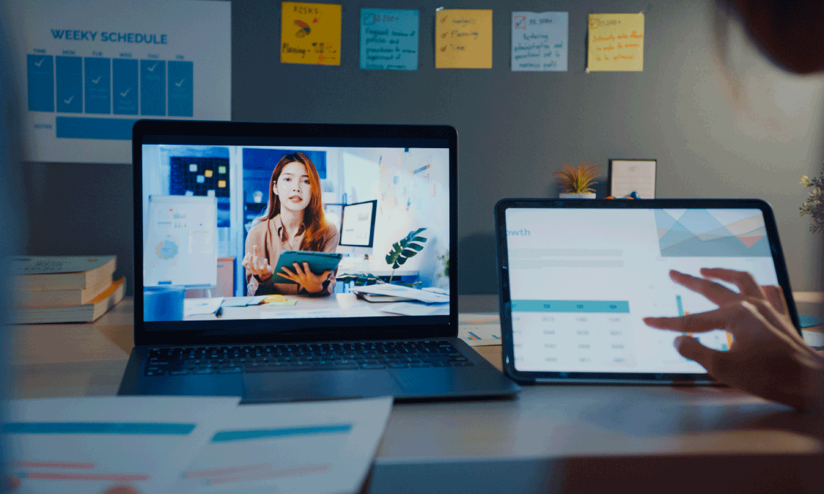 La expansion global de la especializacion online redefine el desarrollo profesional en el mercado internacional