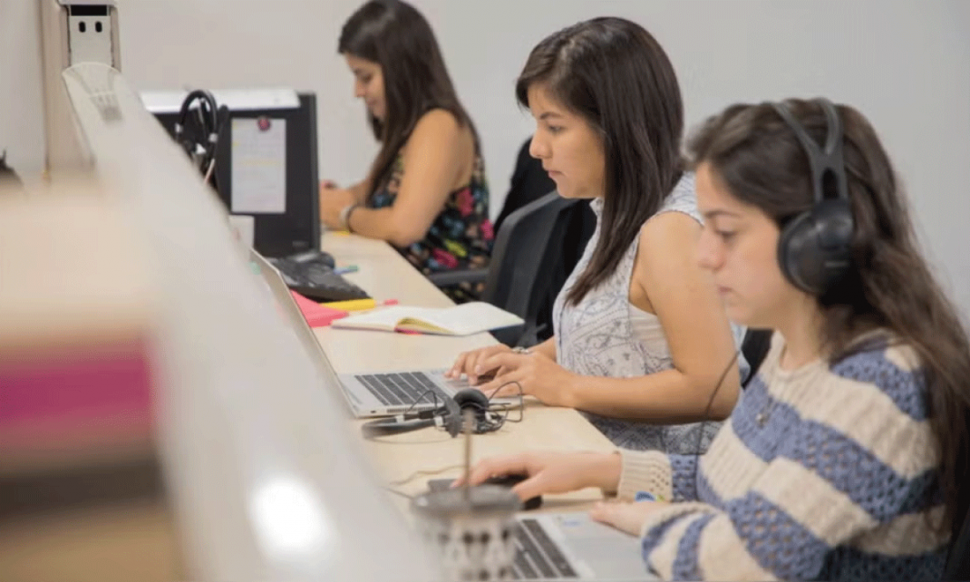 Empleo juvenil y competitividad como la educacion especializada redefine el acceso al trabajo en economias emergentes