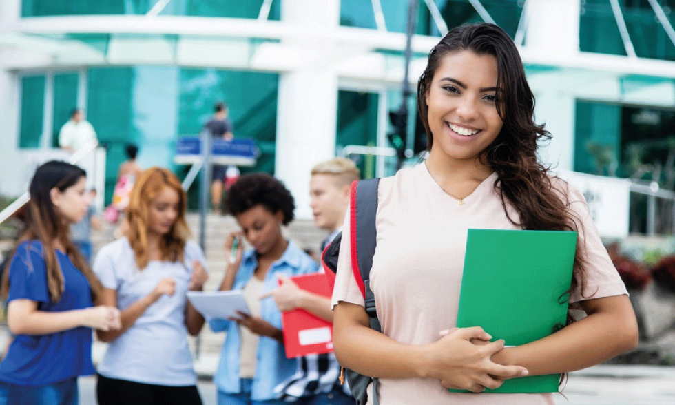 Jovenes latinos universitarios